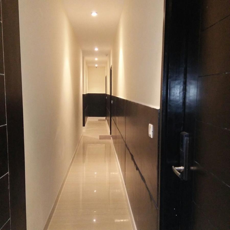 Solitaire Hotel New Delhi Buitenkant foto